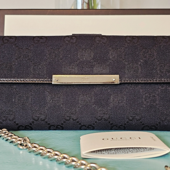 Gucci GG Continental Wallet - Picture 2 of 15